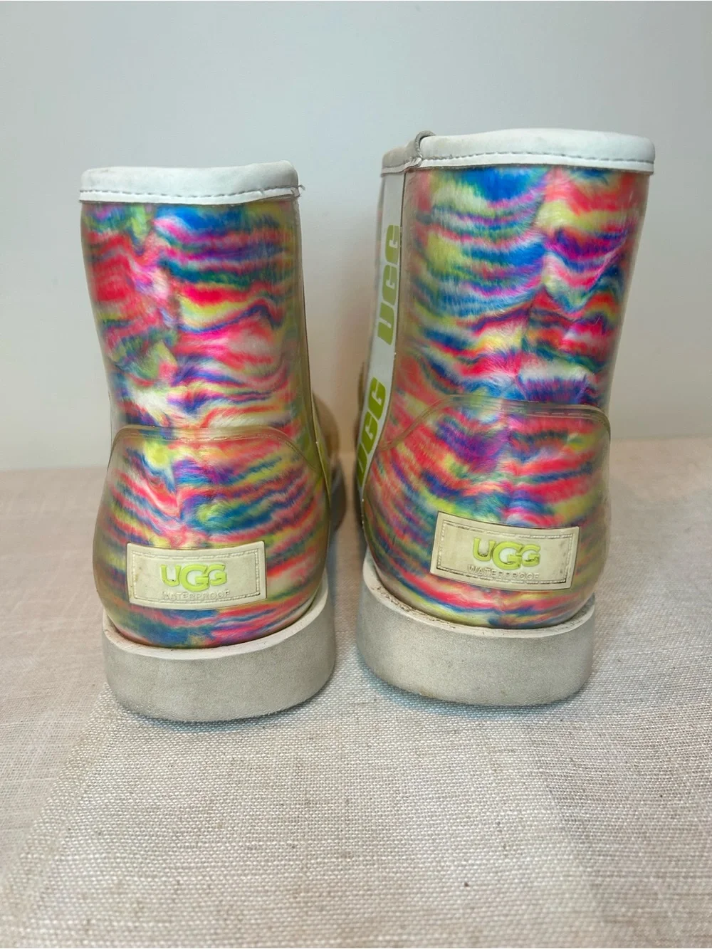 UGG clear Rainbow Tie-Dye Short Boot - Pink Multi